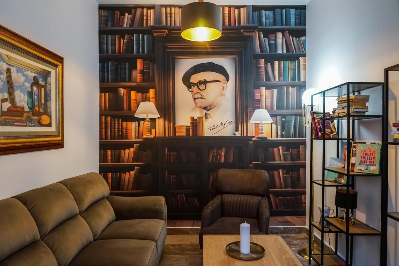 The Urban Oasis Apartment Bukares Bagian luar foto